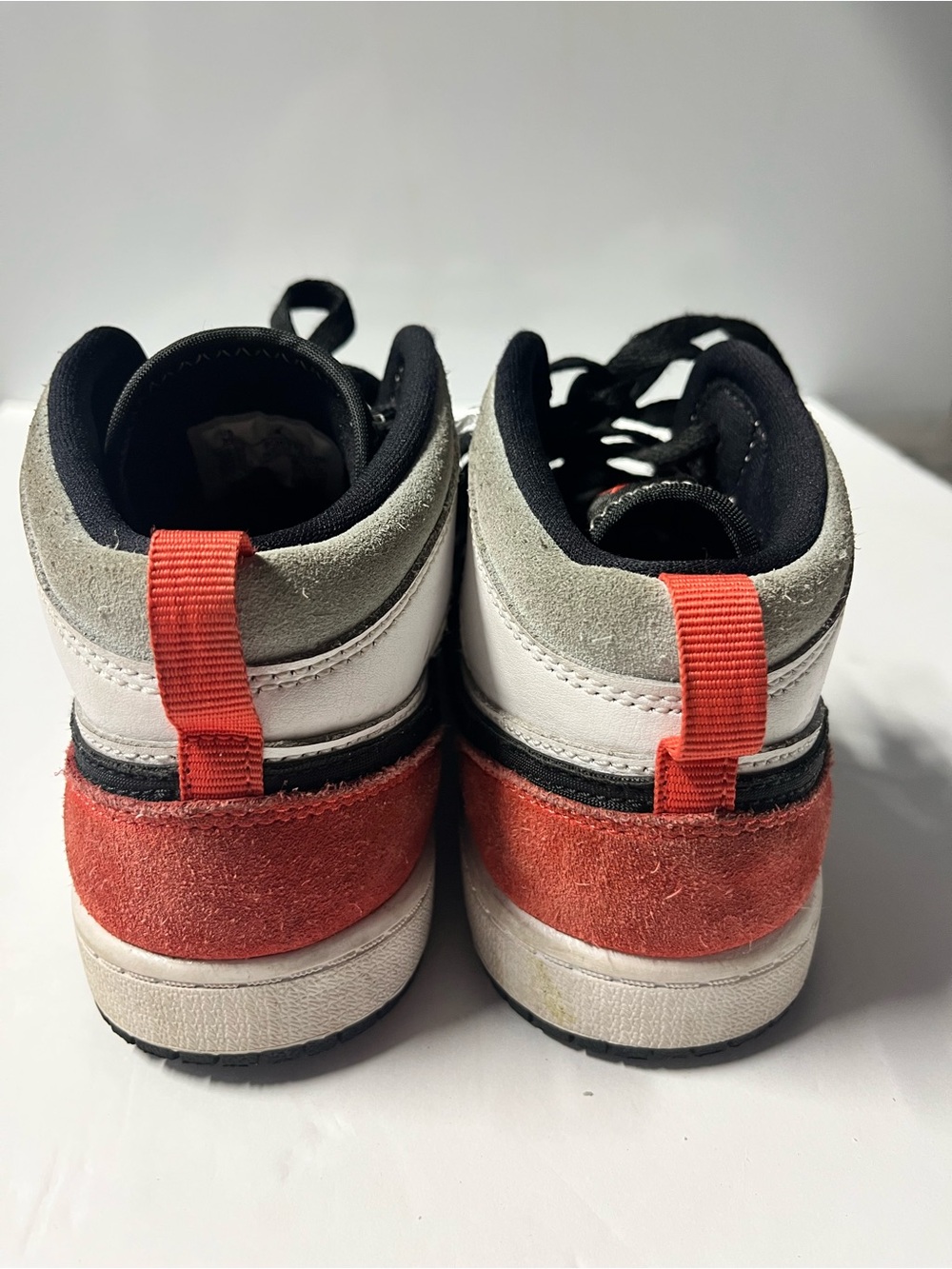 Nike Air Jordan 1 Mid SE 'Red Black Toe' sneakers - Picture 5 of 10